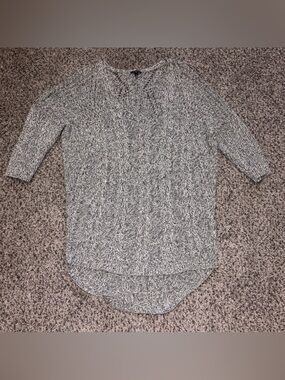 Express Cable Sweater. V-Neck. 3/4 sleeves. Gray. Lg.